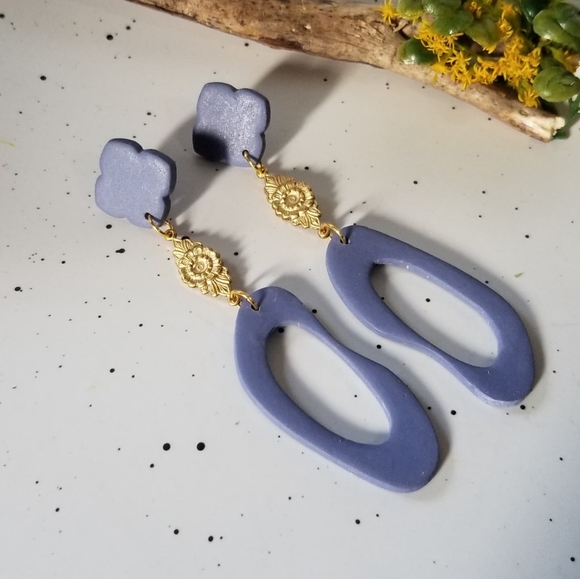 Handcrafted polymer clay earrings - Picture 2 of 3